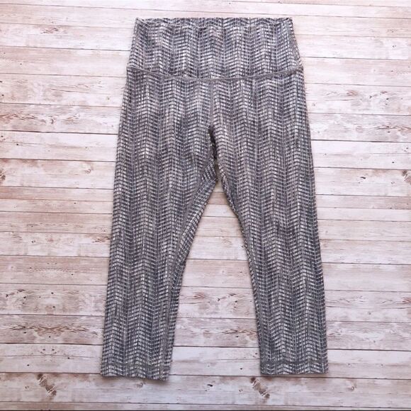 Lululemon Wunder Under Crop HR 2 Arrow Jacquard 4 - Picture 3 of 6